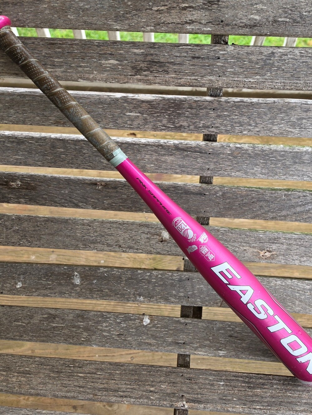 Easton Pink Sapphire (ALX501) Fastpitch Softball Bat (26")(16oz)(2 1/4" )(-10)